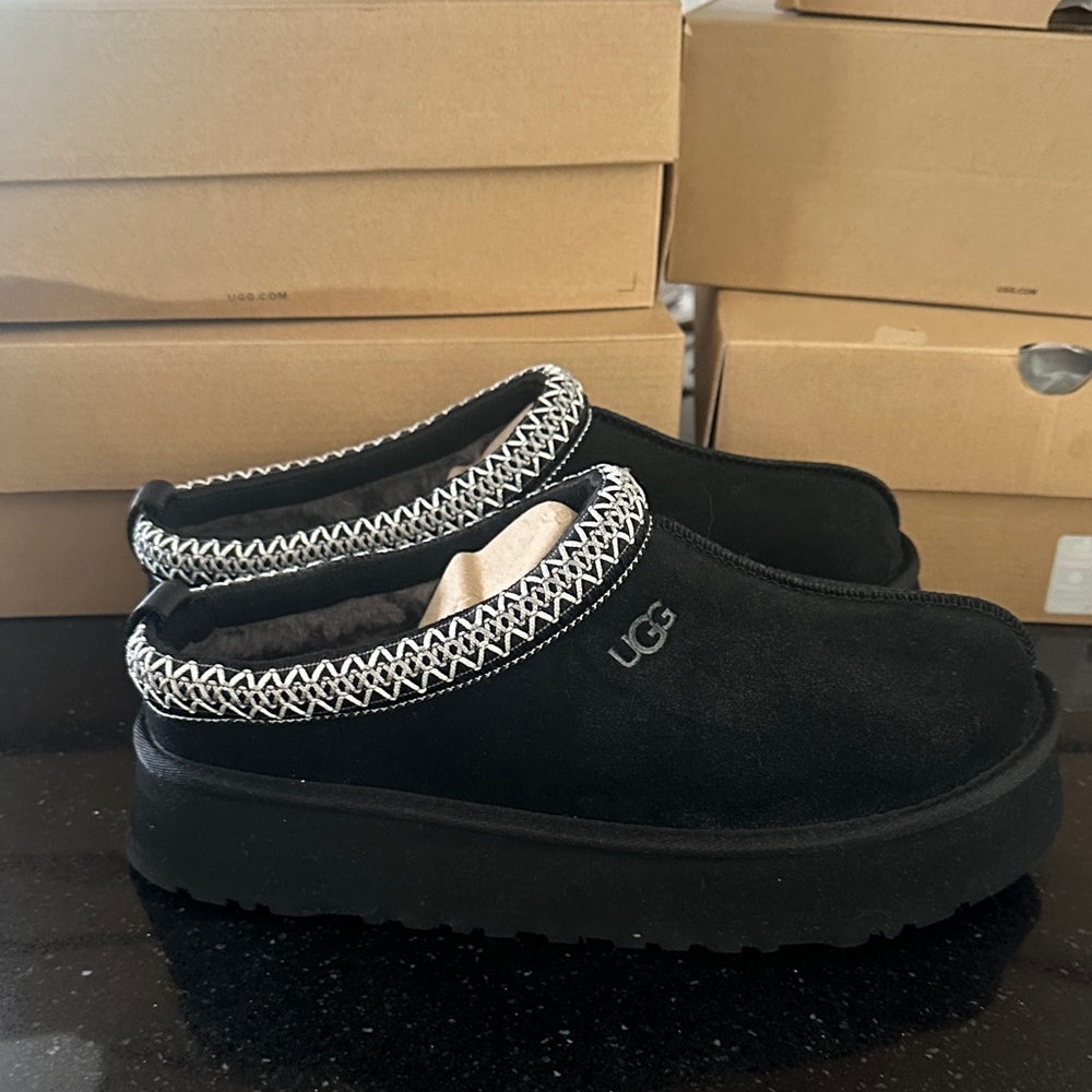 UGG Women’s Tazz Slippers